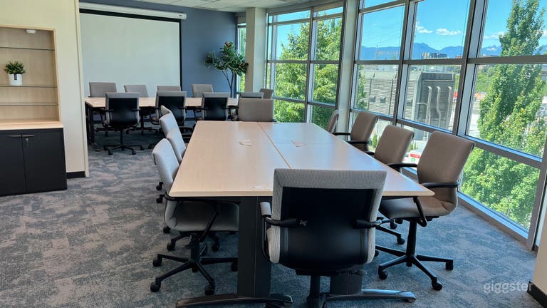  Spacious + Bright Conference Room for All Groups 