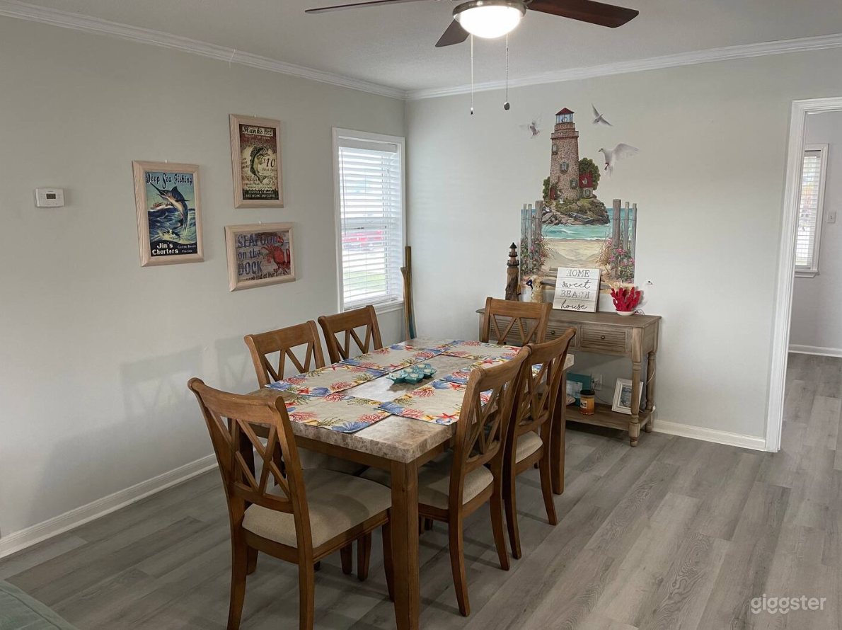 Beautiful Waterfront Home Photo 2