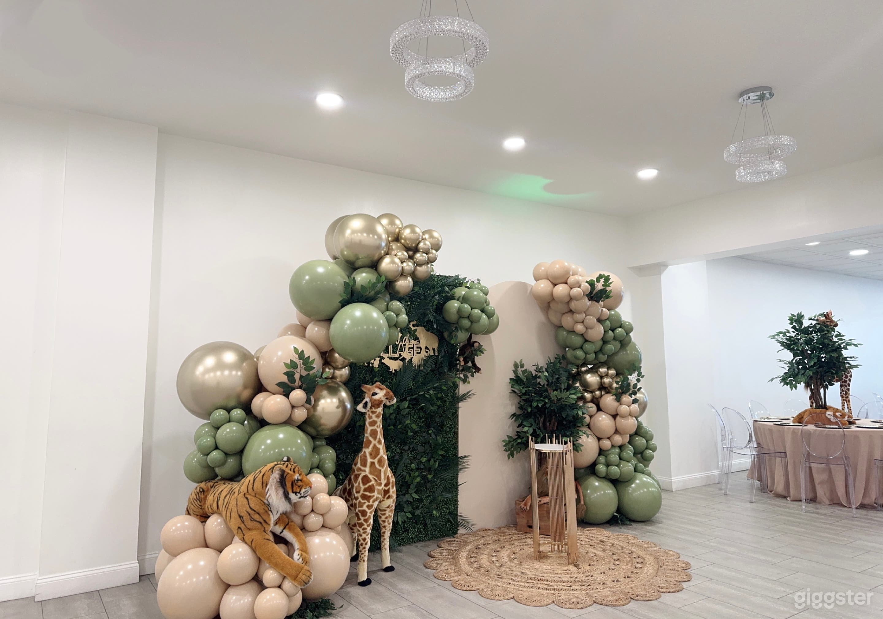 Beautiful New Modern Queens Venue Photo 1