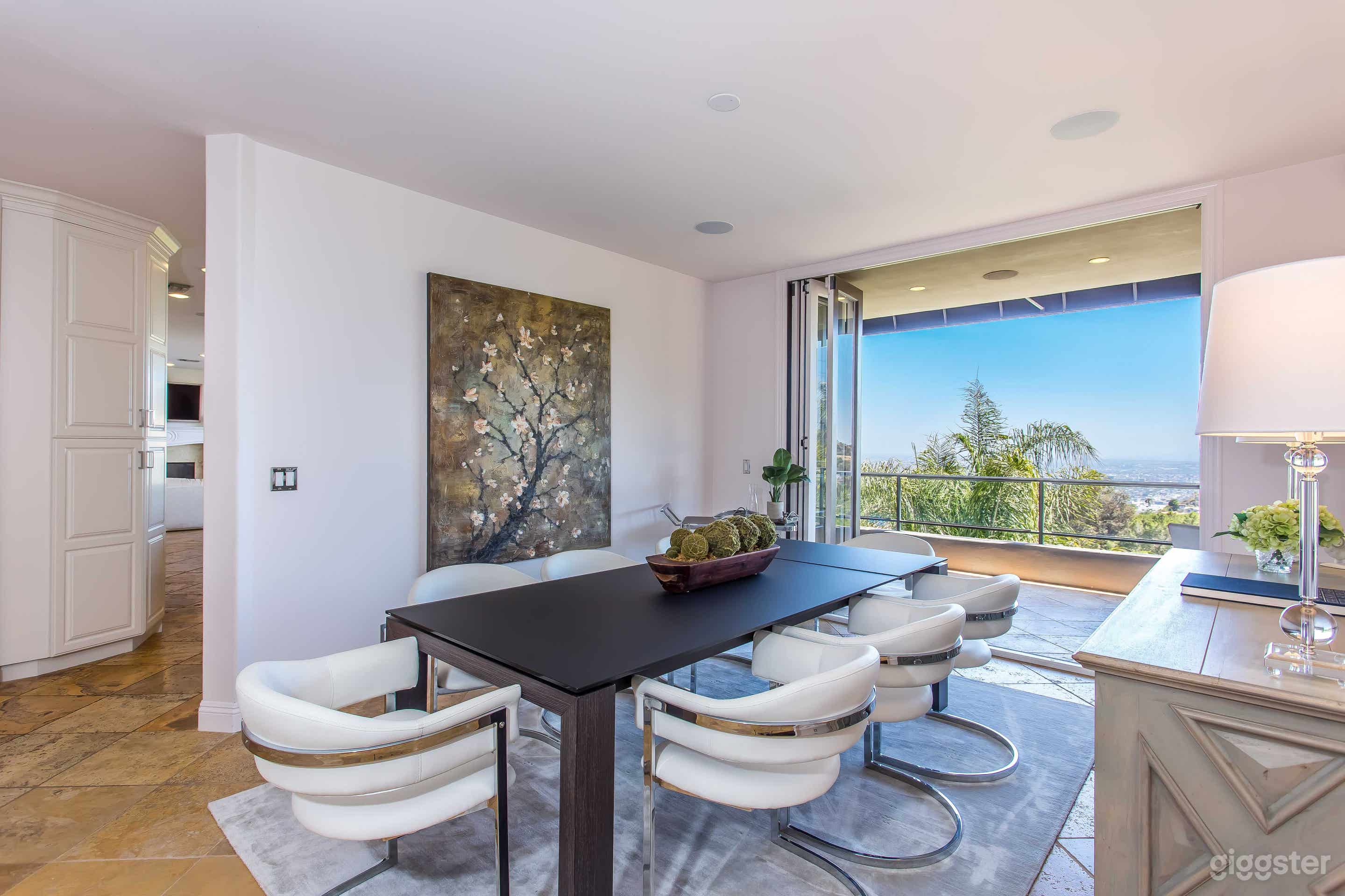 Luxurious Villa with a Wine Room Photo 1