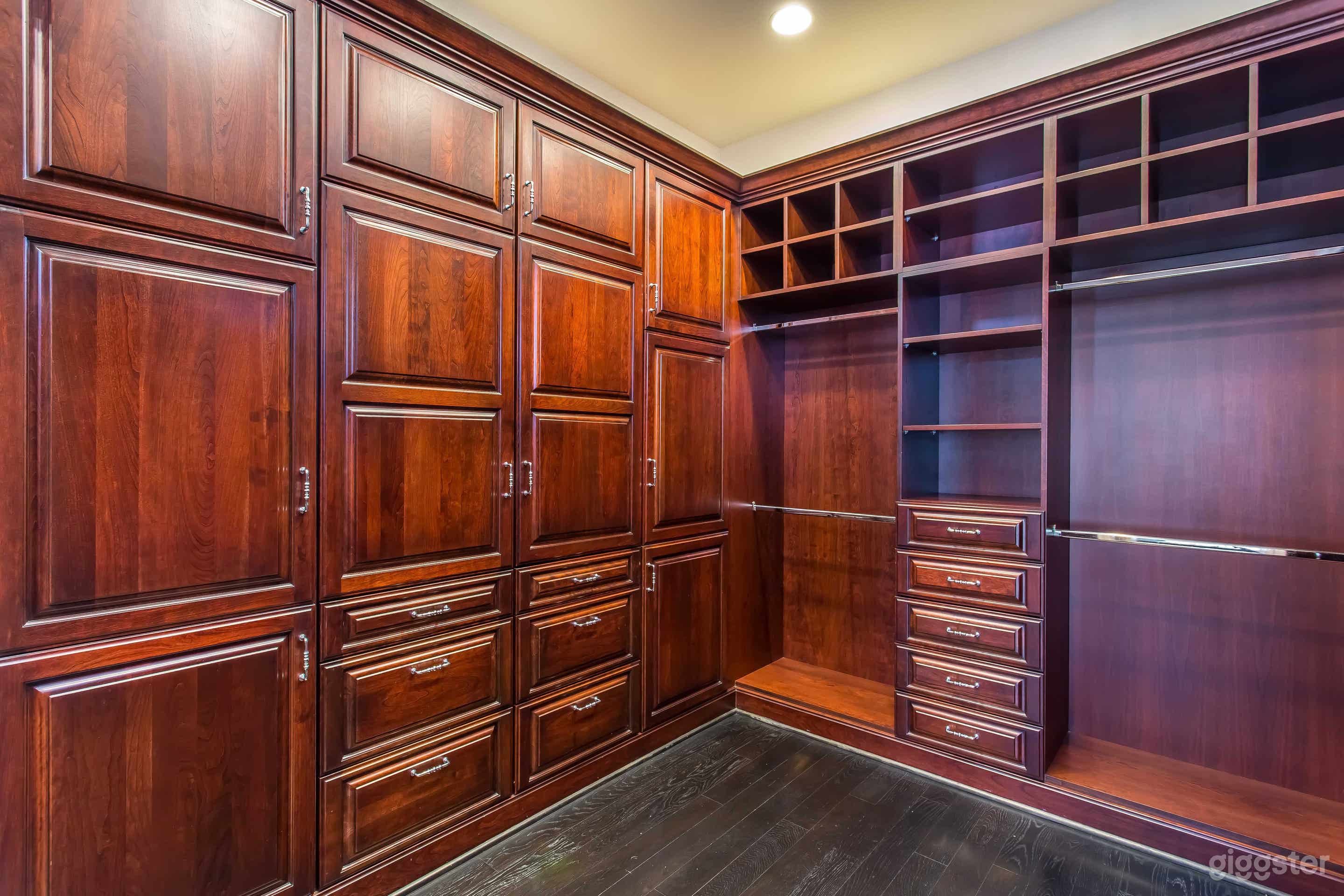 Luxurious Villa with a Wine Room Photo 4