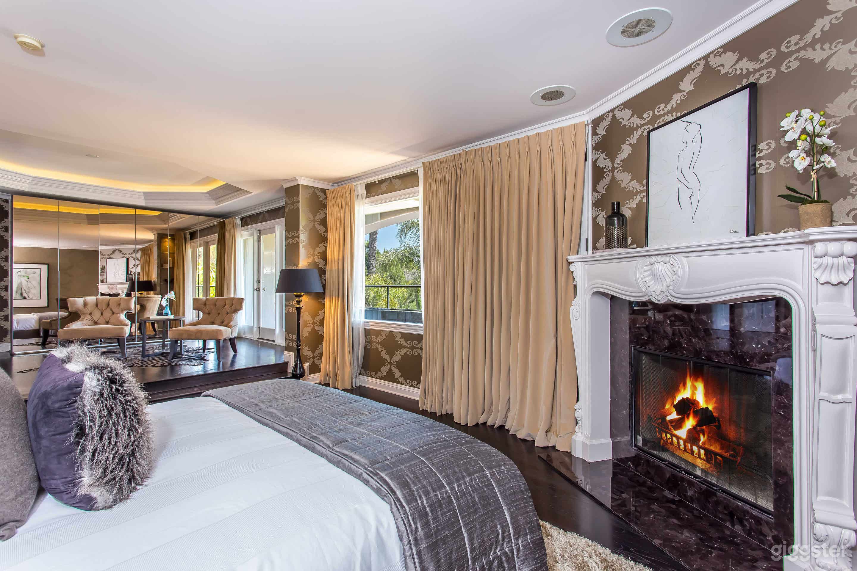 Luxurious Villa with a Wine Room Photo 2