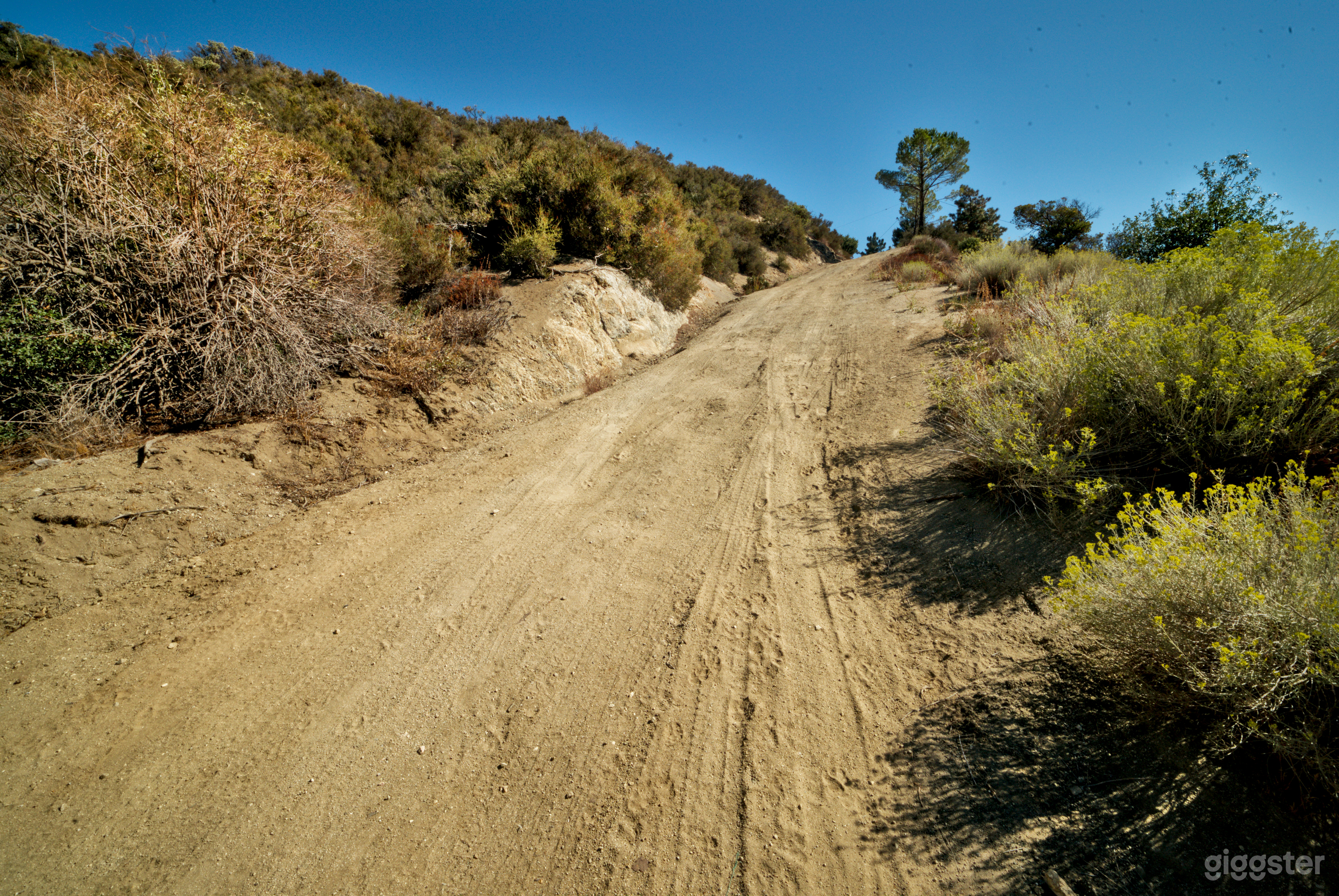 Private Desert Dirt Roads for Film Productions Photo 4