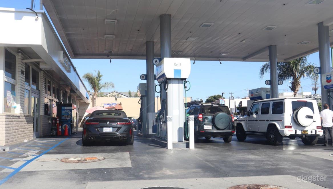 Gas Station With Auto Service Photo 2