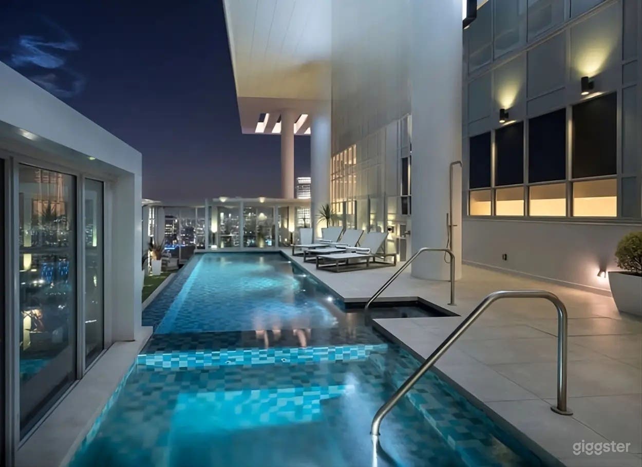 AERIAL LUXE PENTHOUSE POOL Photo 2