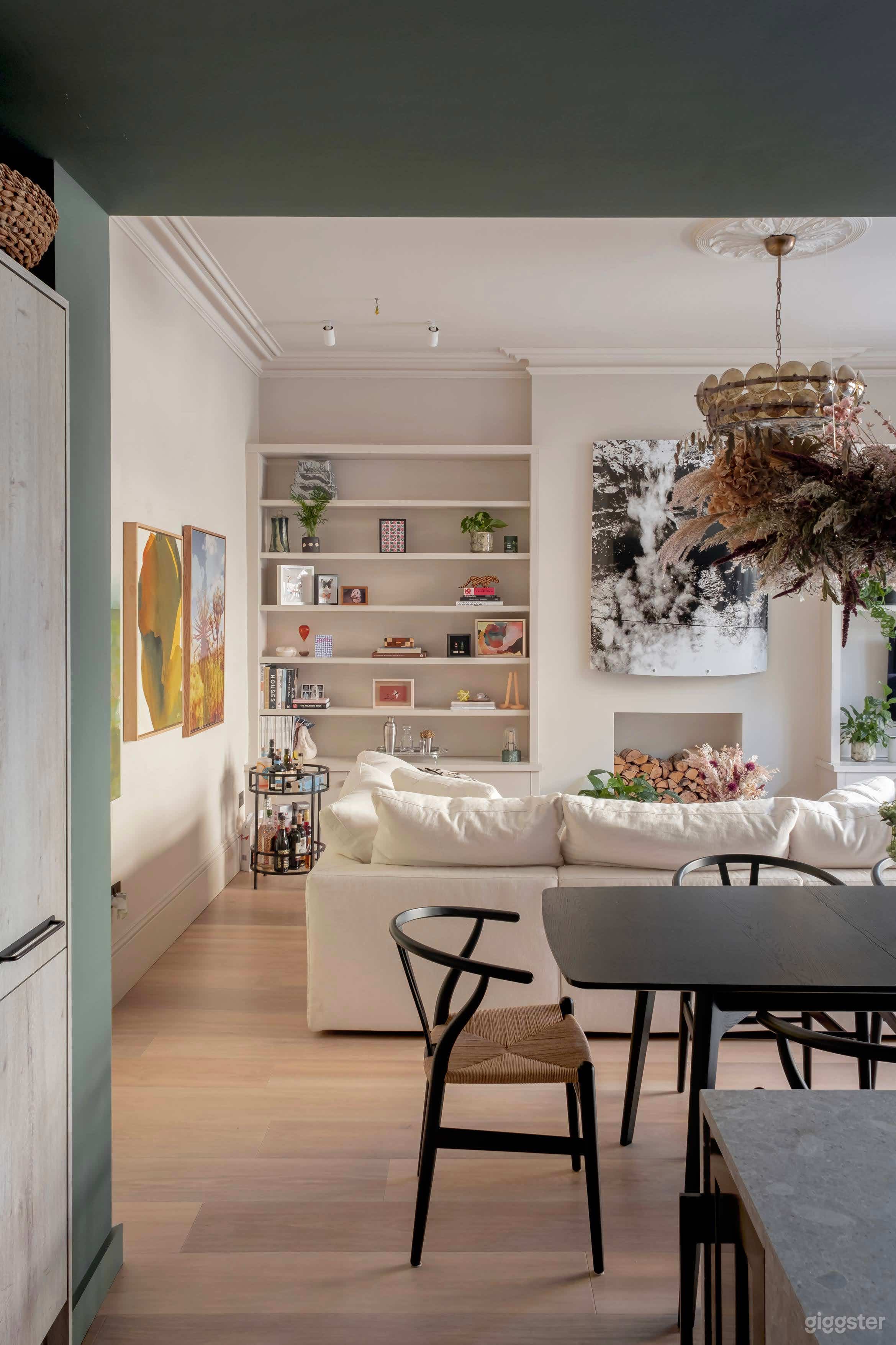 Elegant Clifton Village Apartment • Kitchen & Garden Photo 1