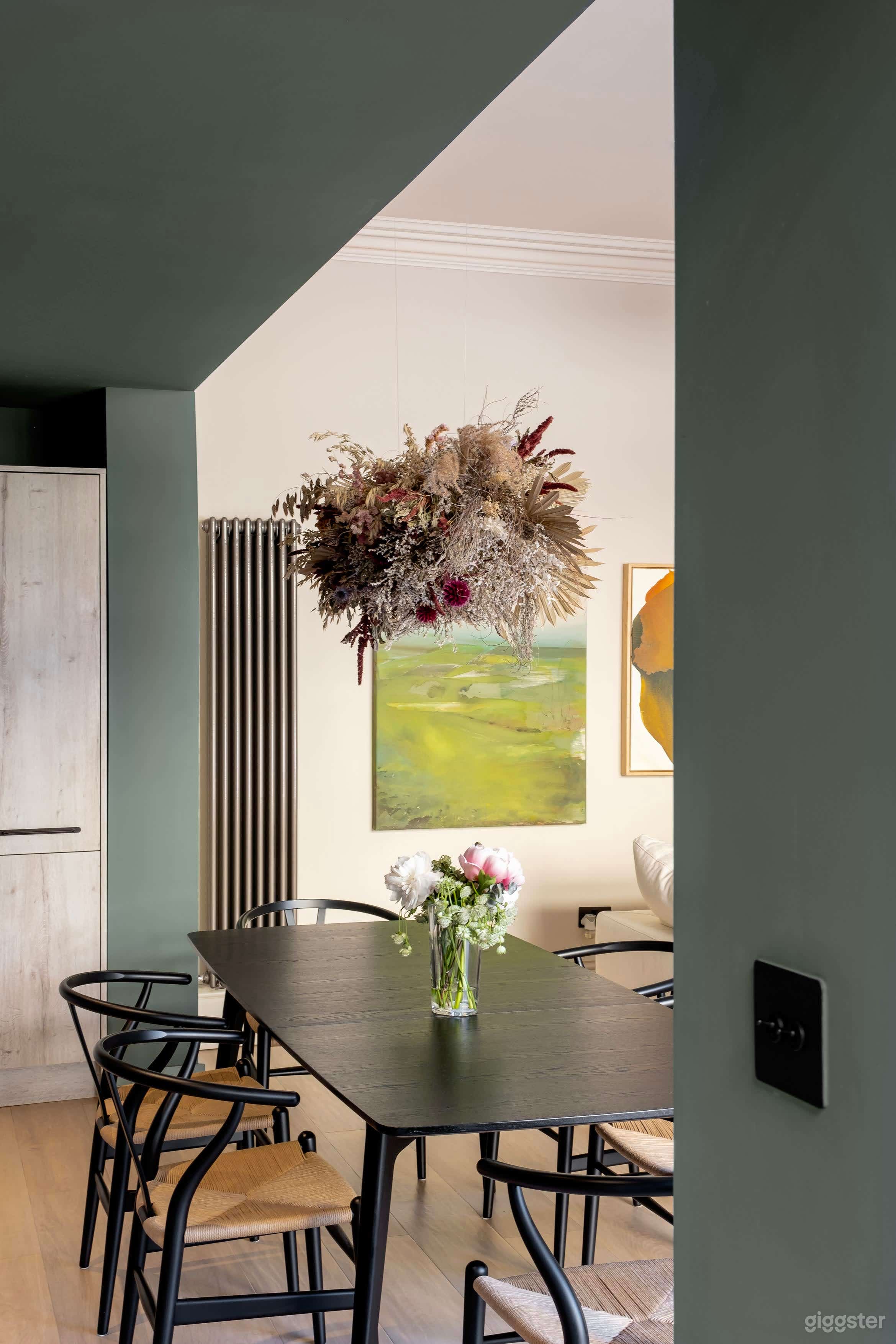 Elegant Clifton Village Apartment • Kitchen & Garden Photo 3