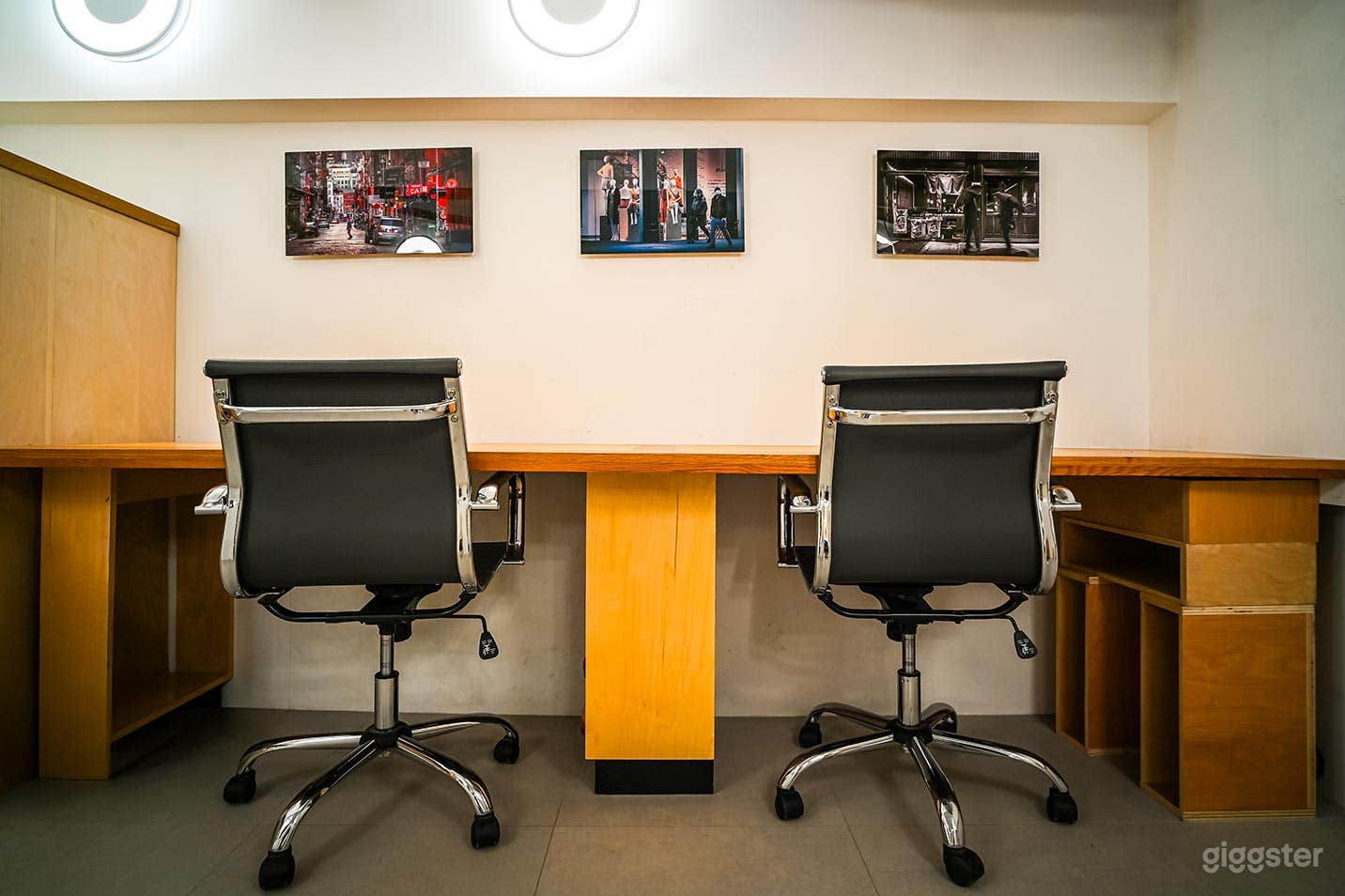 Travertine Alcove | Comfortable Three-Person Workspace Photo 1
