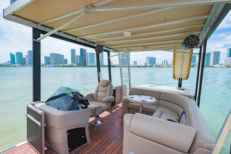  27' Fun Pontoon + Waterslide 