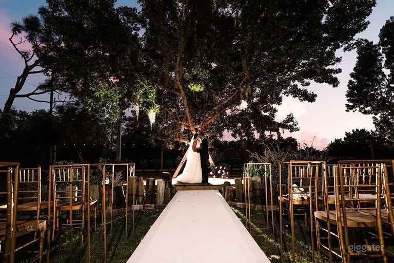  Expansive and Rustic Event Space in Orlando 