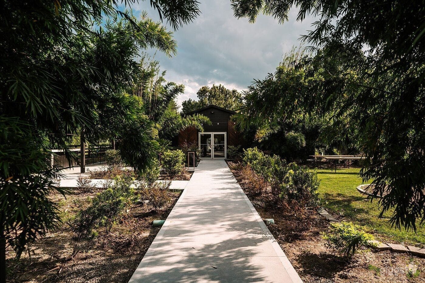 Expansive and Rustic Event Space in Orlando Photo 2