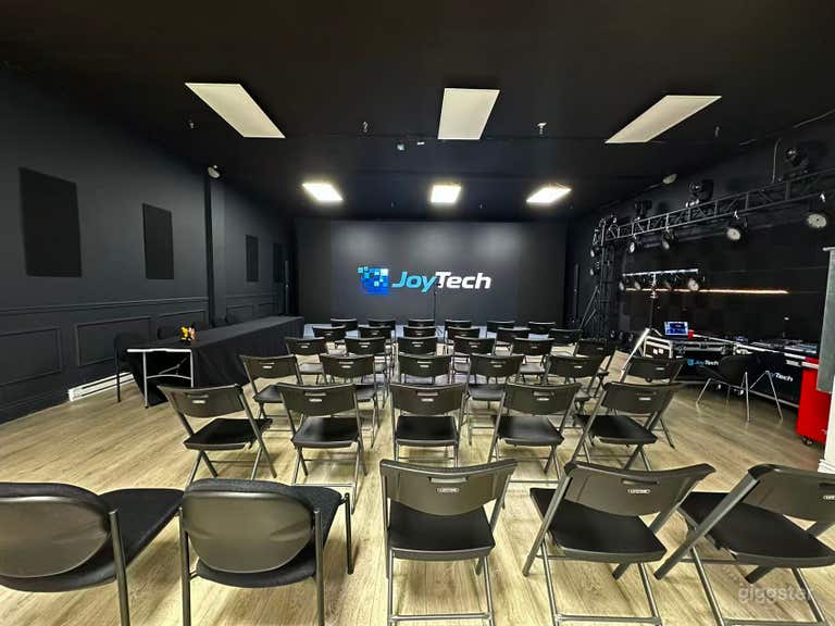  Studio créatif avec mur LED & aménagement flexible à Richmond 