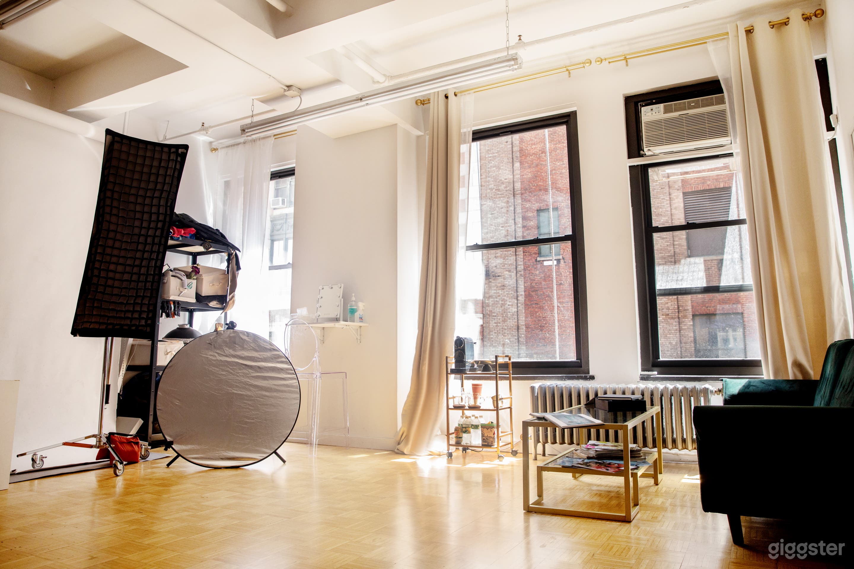 Cozy Photo Studio in Midtown Photo 3