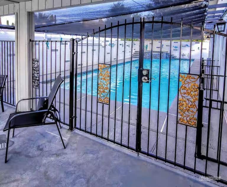  Sprawling Vegas Estate: POOL 