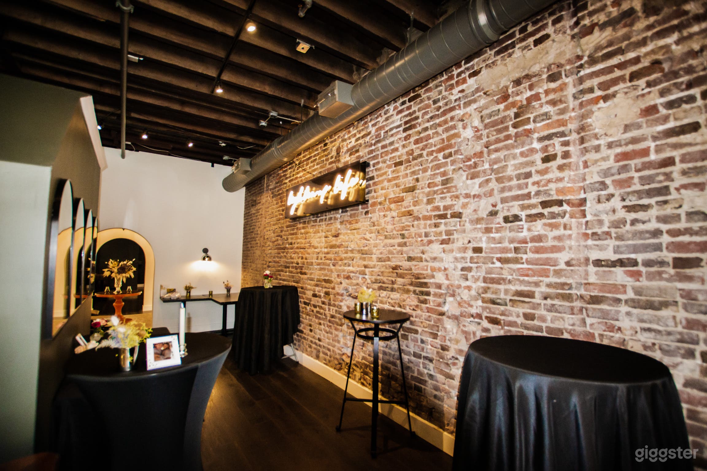 Airy Wine Bar and Maker Space in Historic Old City Photo 4