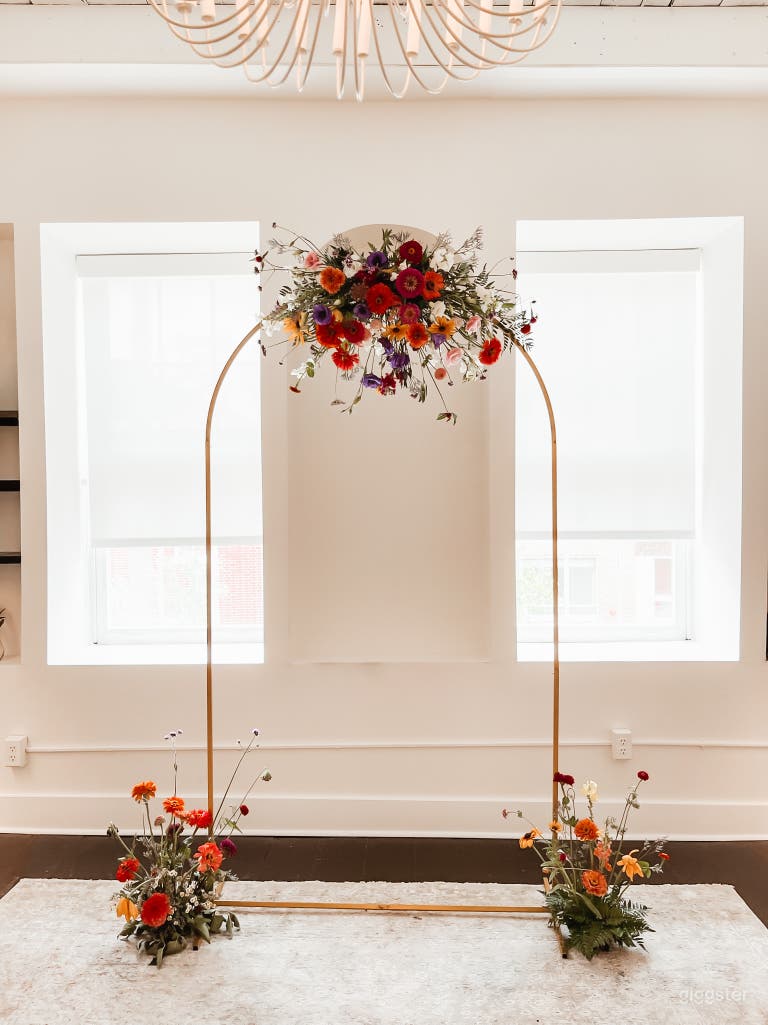  Airy Wine Bar and Maker Space in Historic Old City 