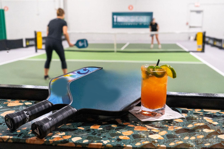  Terrains de Pickleball, Bar complet, & lieu d'événement 