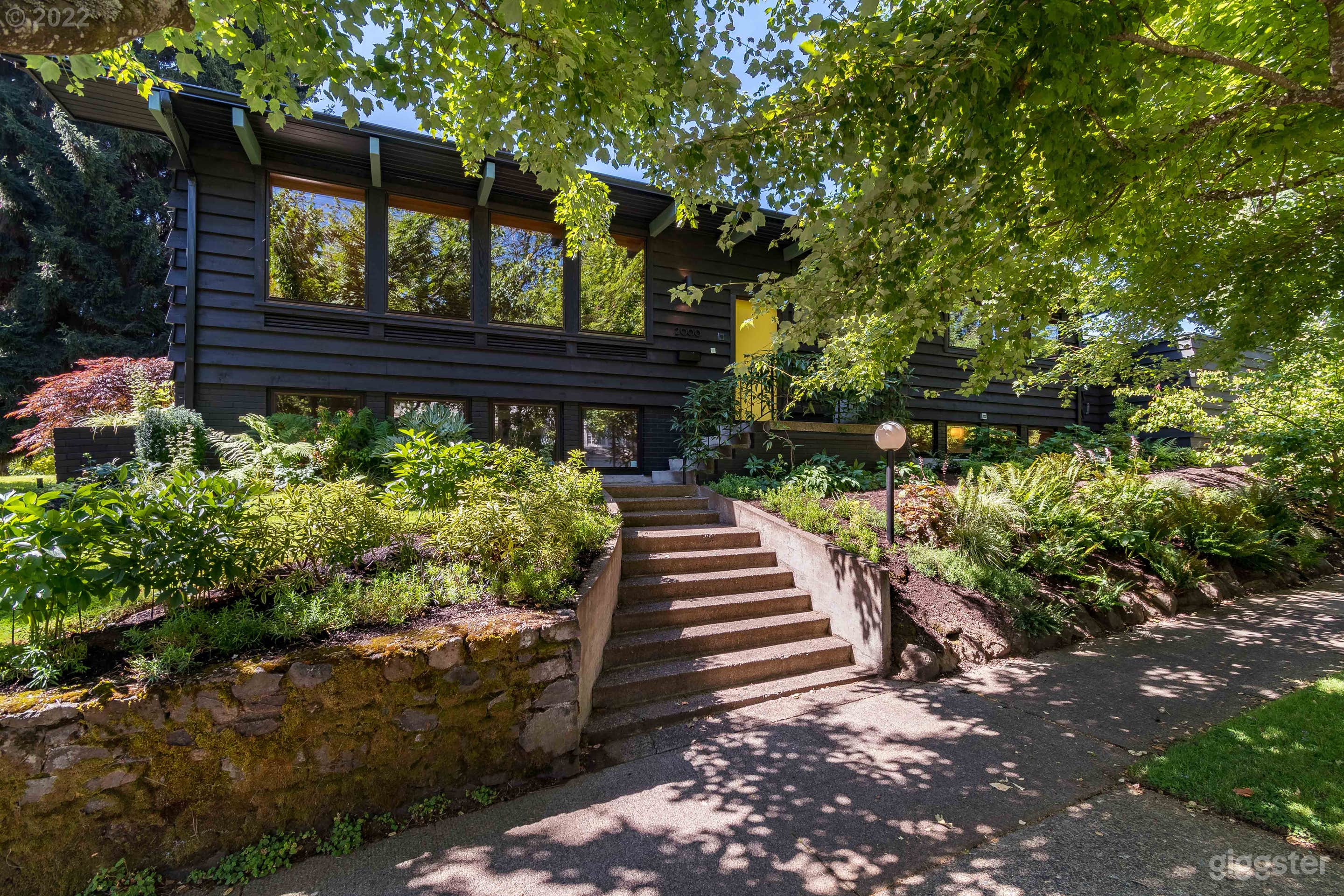 Stunning & spacious house in the heart of Eugene Photo 1