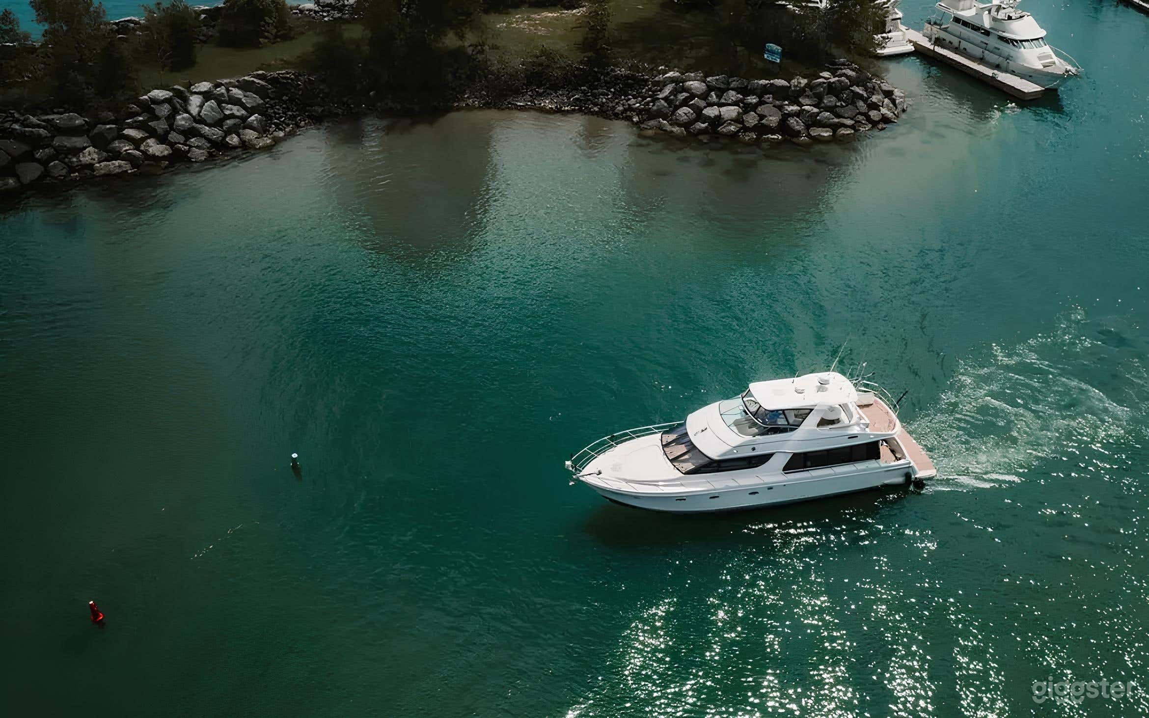 Spacious Northern Yacht Photo 2