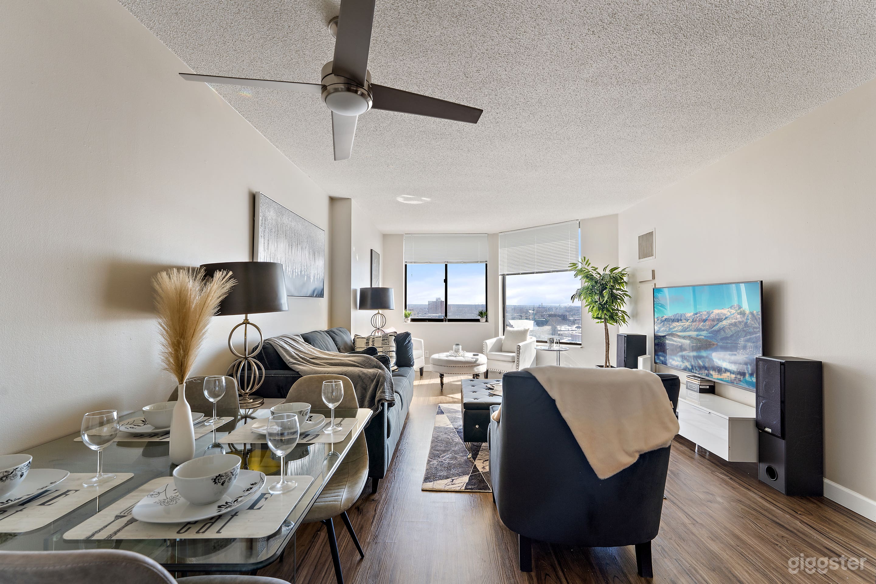 Luxurious modern flat  Photo 1