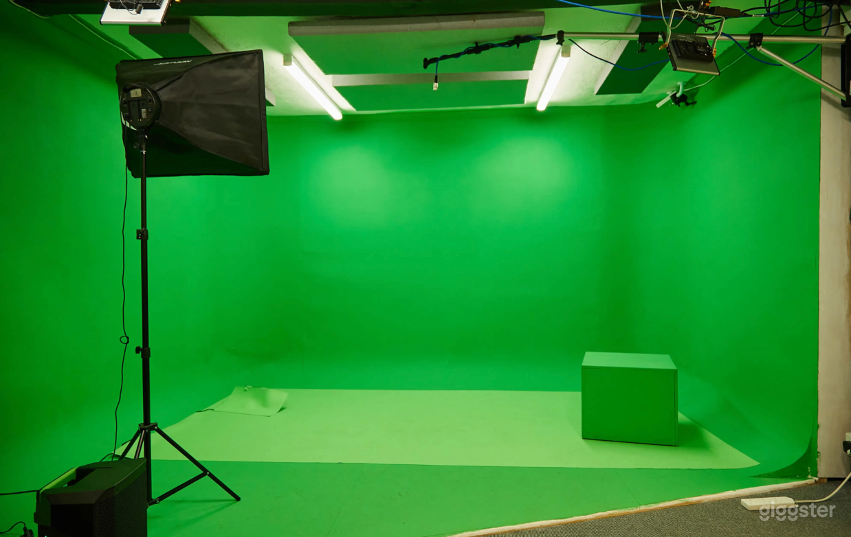 Green Room Studio Photo 4