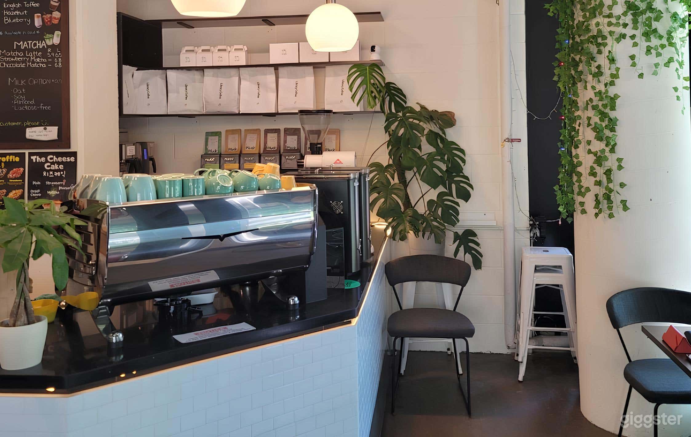 Cute and Quiet Café  Photo 2