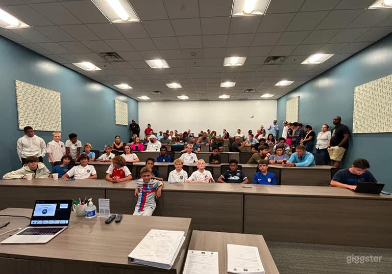  55 Person Stadium Style Meeting Room 