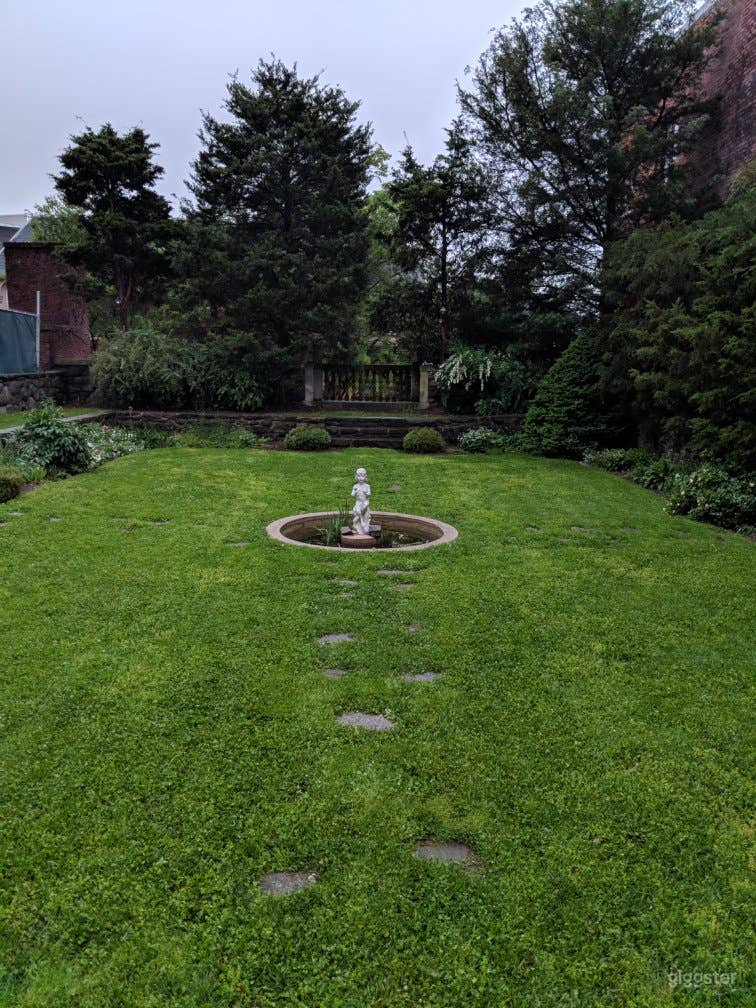  Elegant Lower Garden & Terrace 