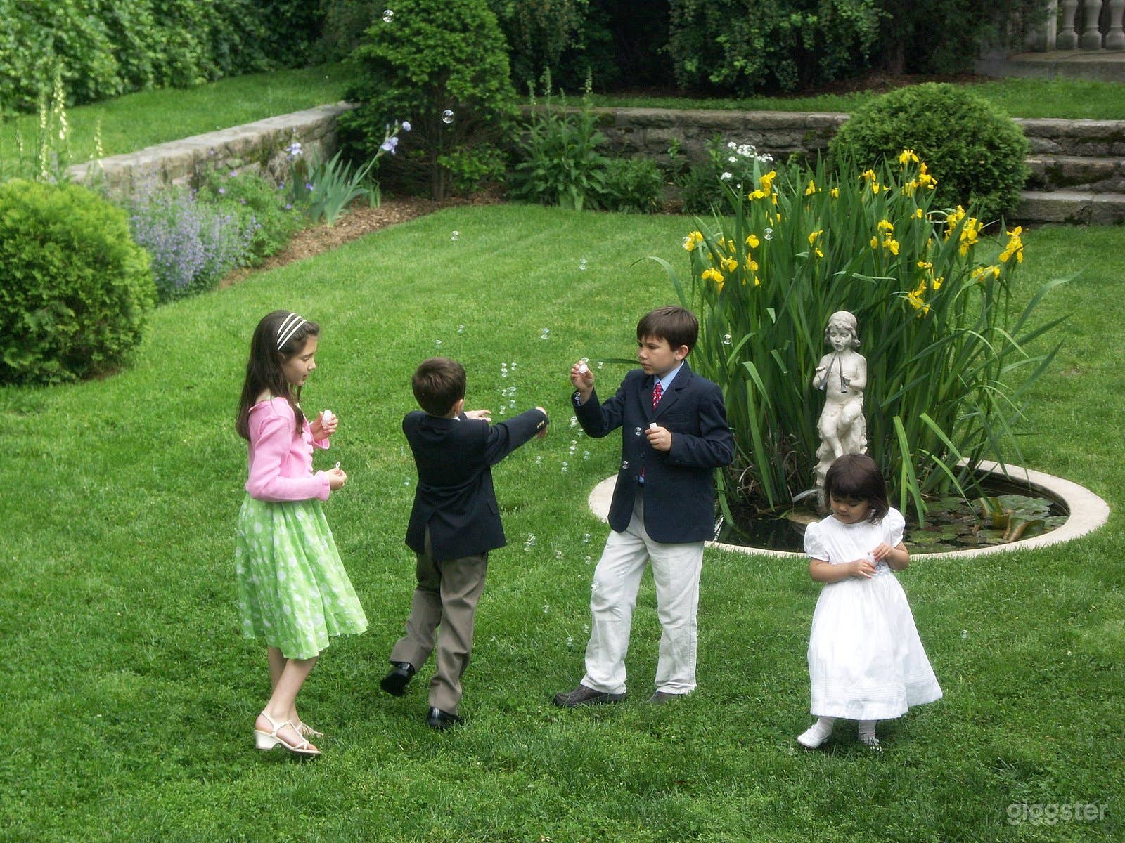 Elegant Lower Garden &amp; Terrace Photo 4