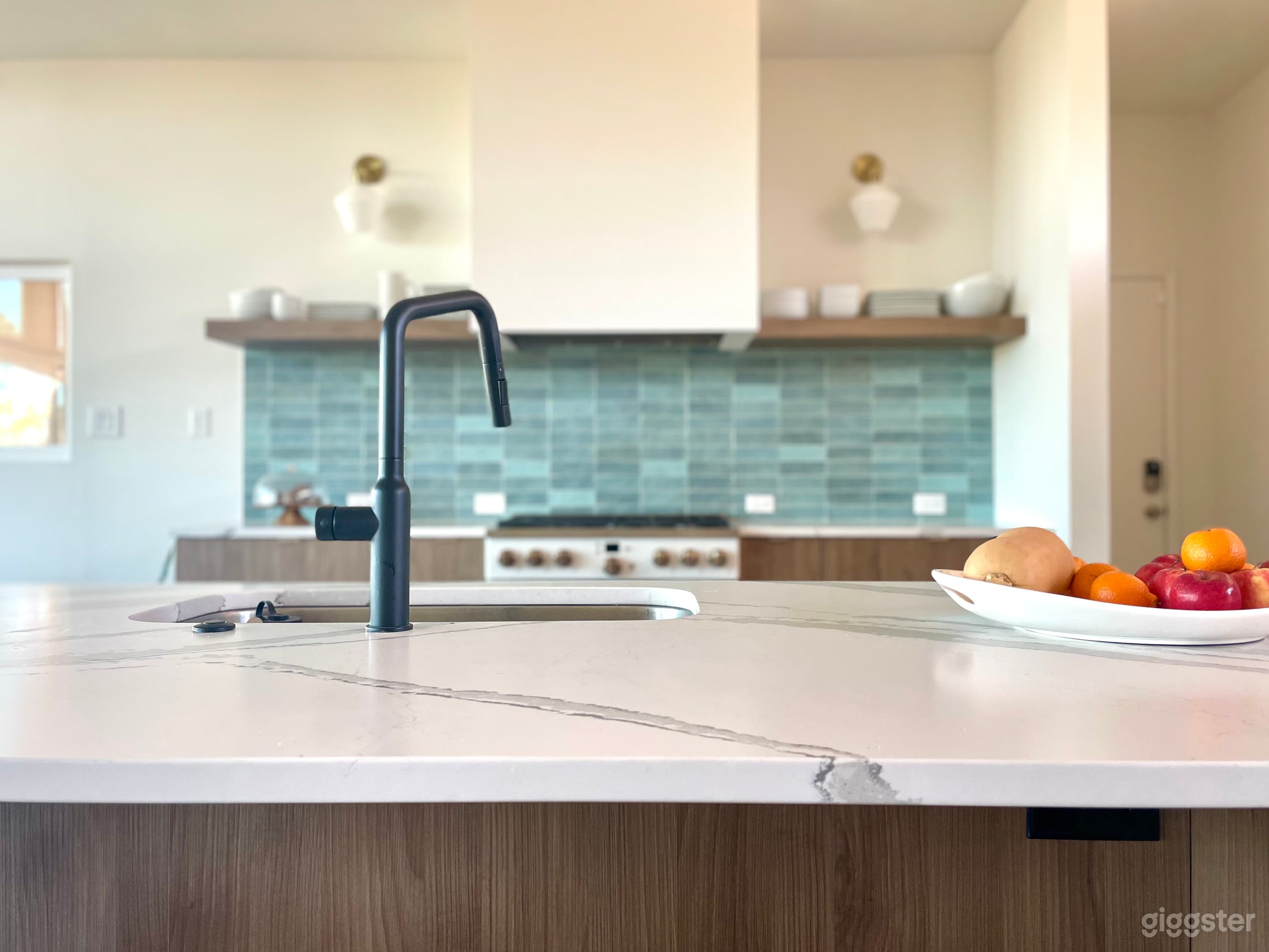 MCM Family Home  Photo 4