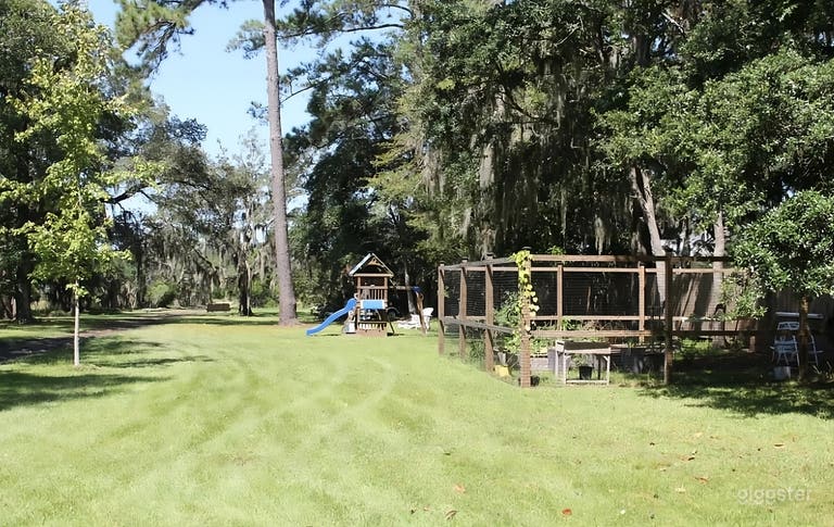  Expansive Wooded Backyard Retreat 