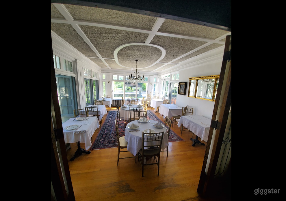 Cozy and Warm Private Dining Space in Providence Photo 4