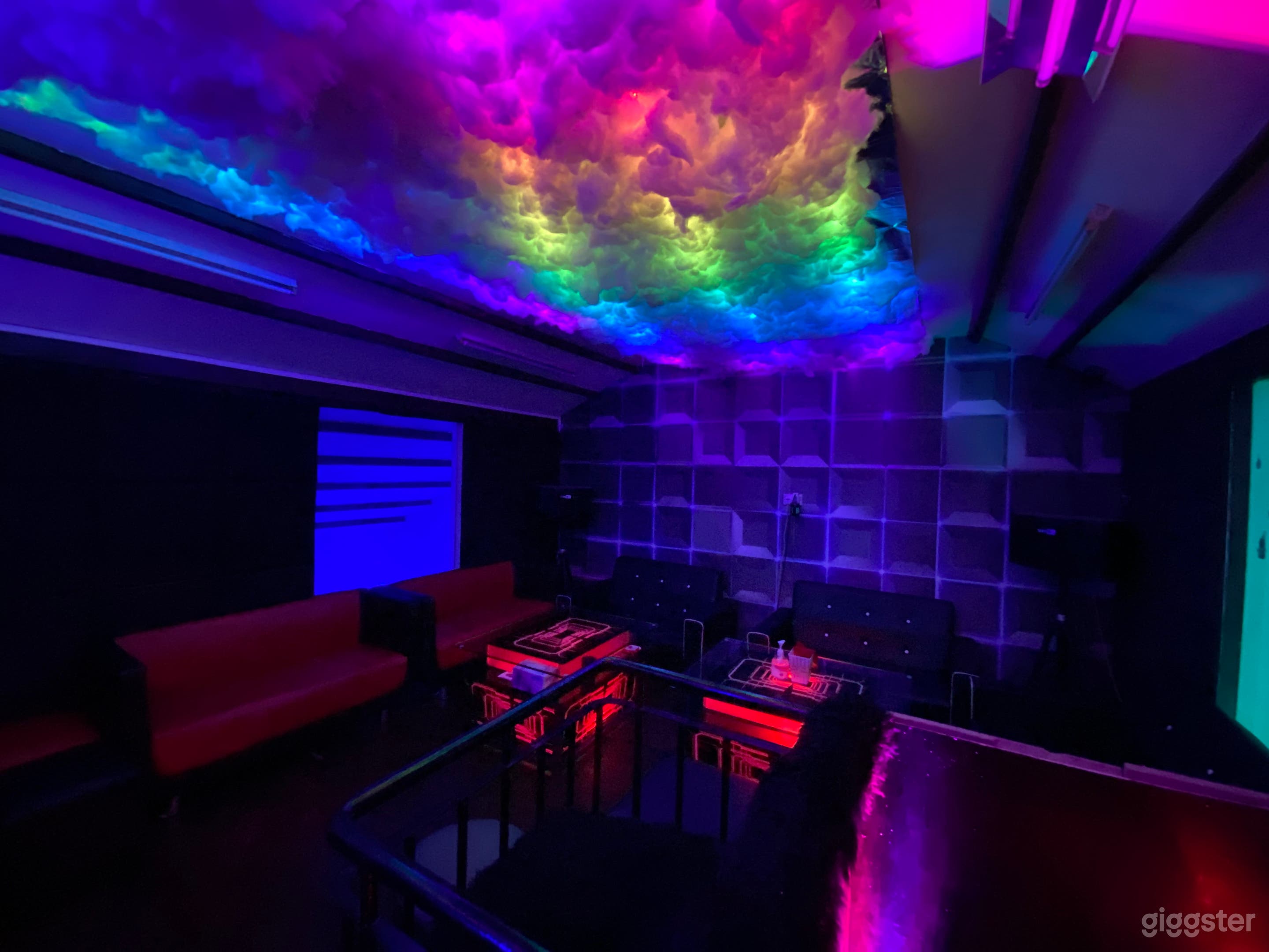 Entertainment space in Singapore Photo 2