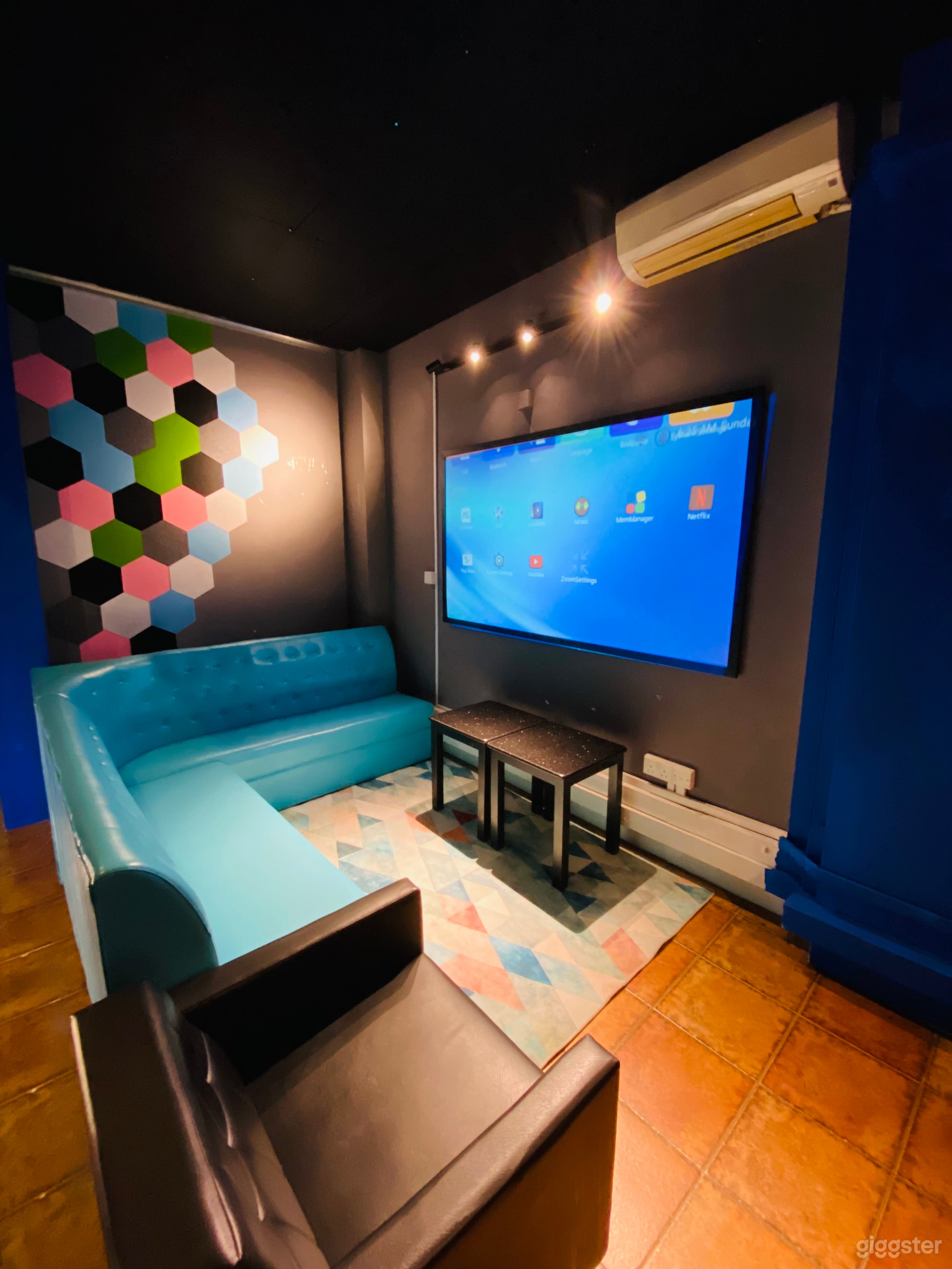 Entertainment space in Singapore Photo 4