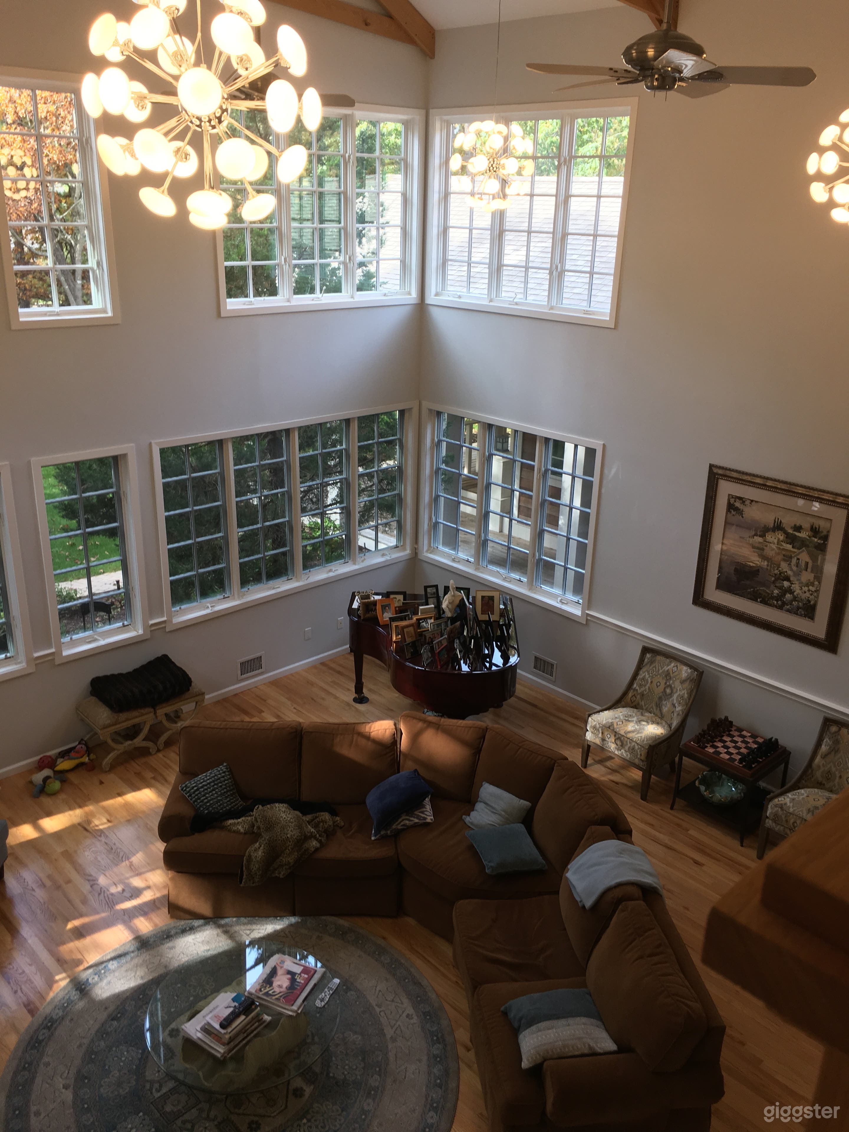 Luxury Southampton home with pool, fireplace, all Photo 3