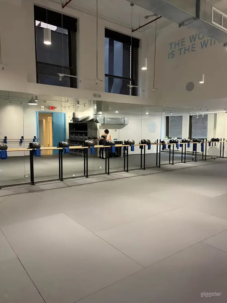 Modern Barre & Fitness Studio w/ Mirrors for Groups 