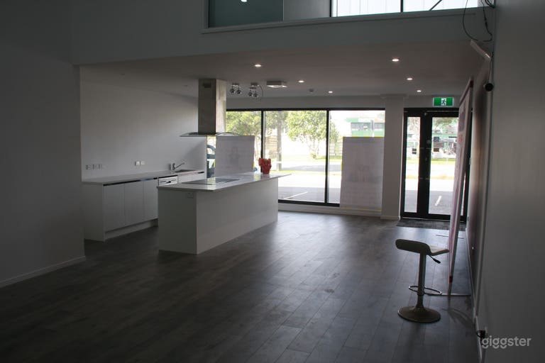  Light-Filled Modern Panmure Space – Perfect for Film & E 