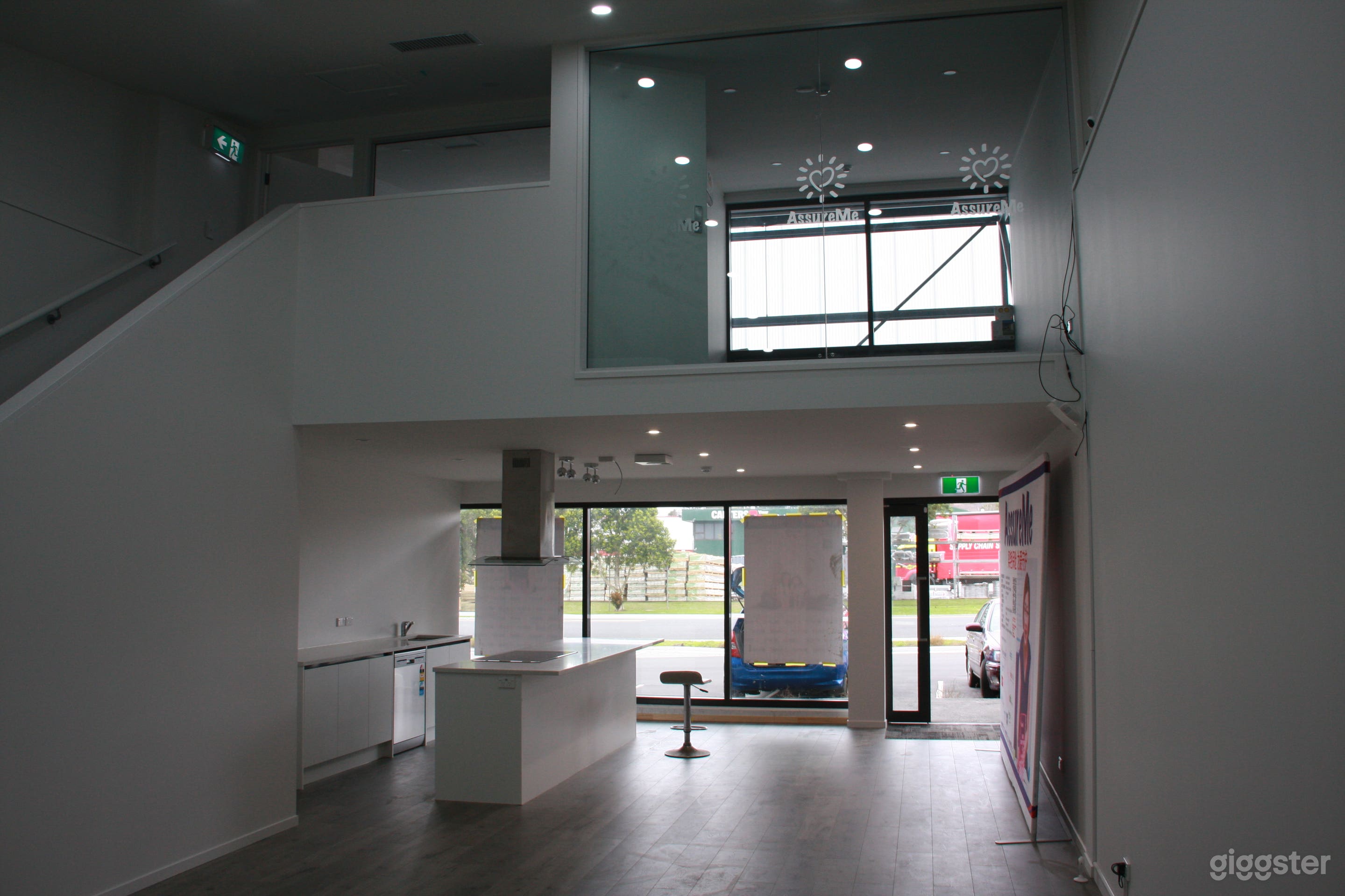 Light-Filled Modern Panmure Space – Perfect for Film &amp; E Photo 3