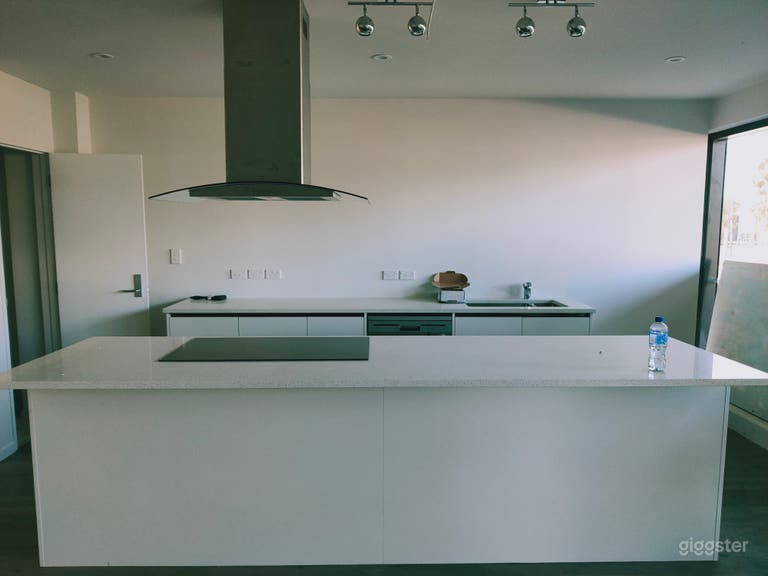  Light-Filled Modern Panmure Space – Perfect for Film & E 