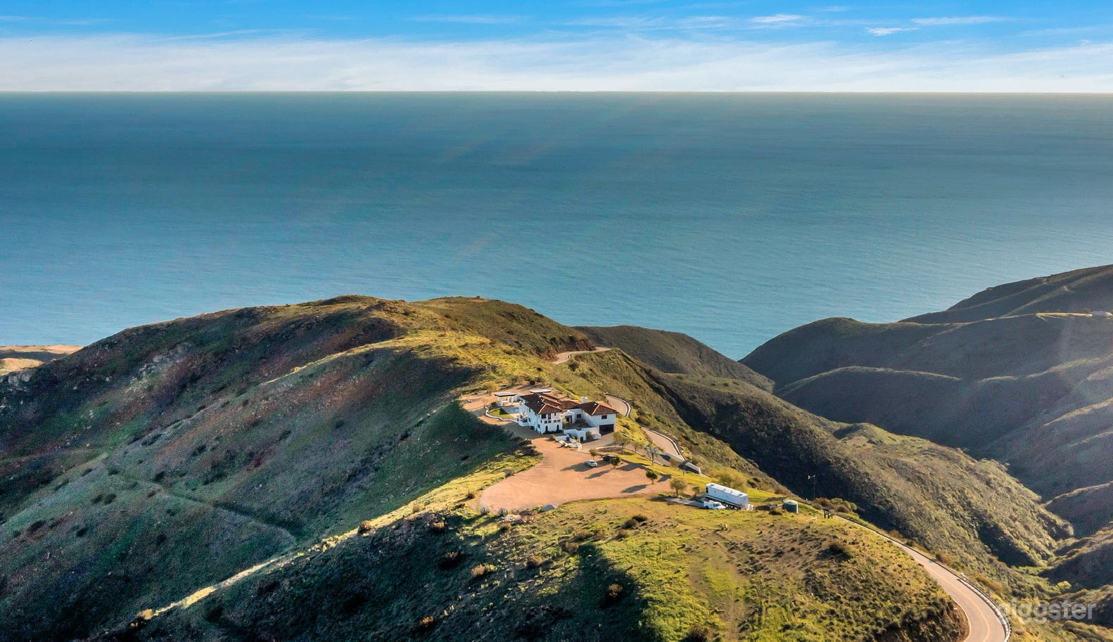 Malibu Villa Estate with Jetliner Ocean Views Photo 2