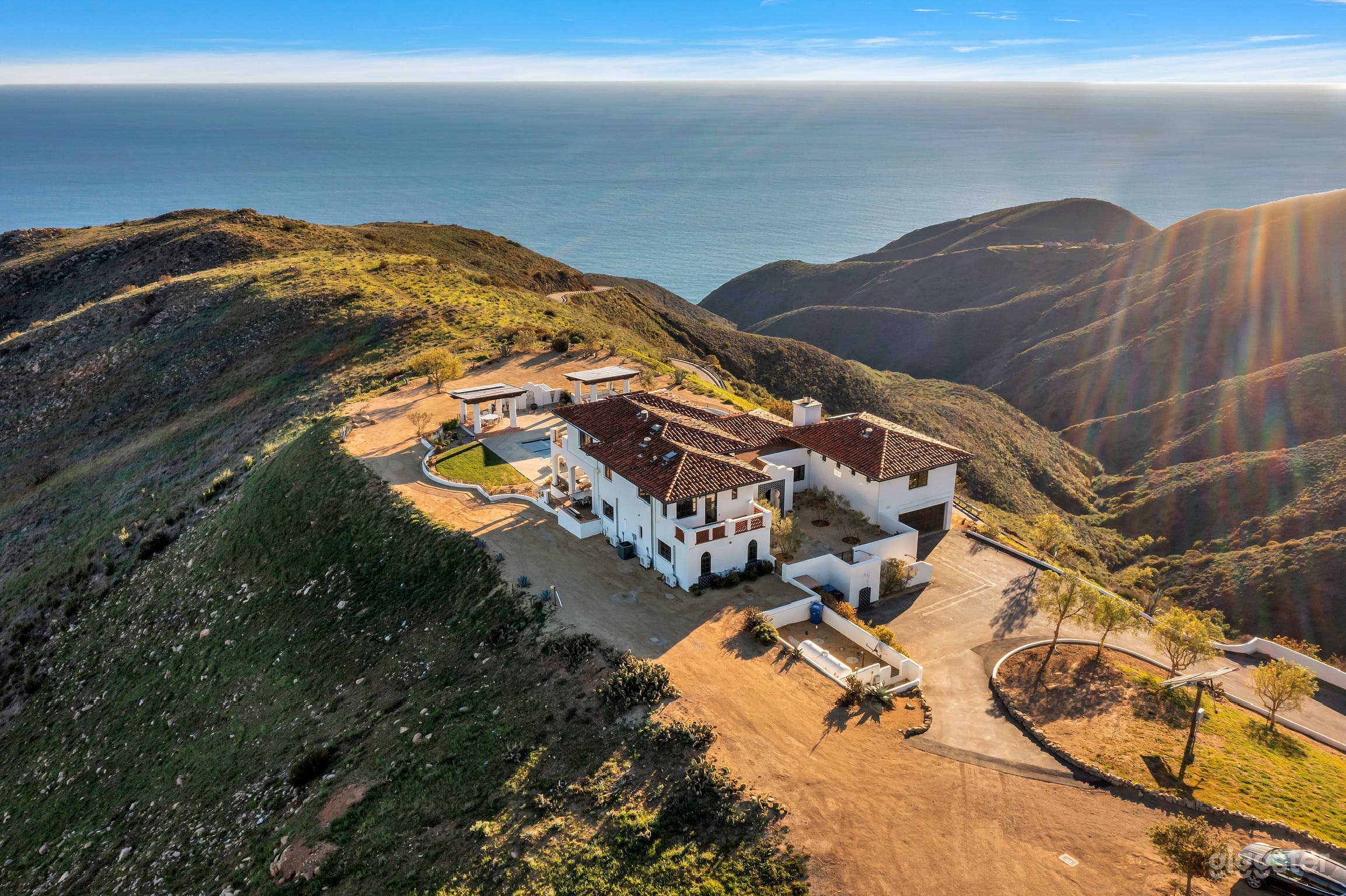Malibu Villa Estate with Jetliner Ocean Views Photo 1