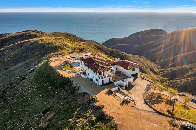  Malibu Villa Estate with Jetliner Ocean Views 