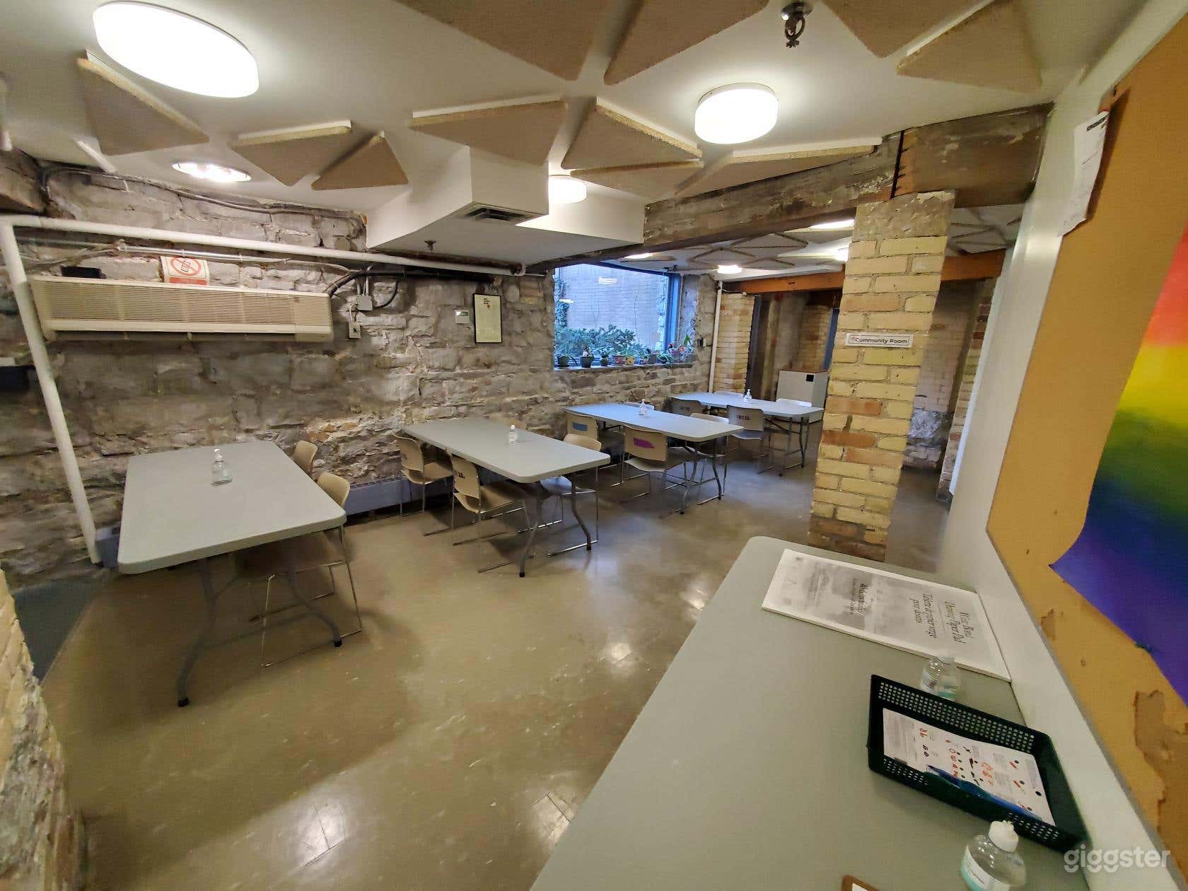 COMMUNITY ROOM Photo 1