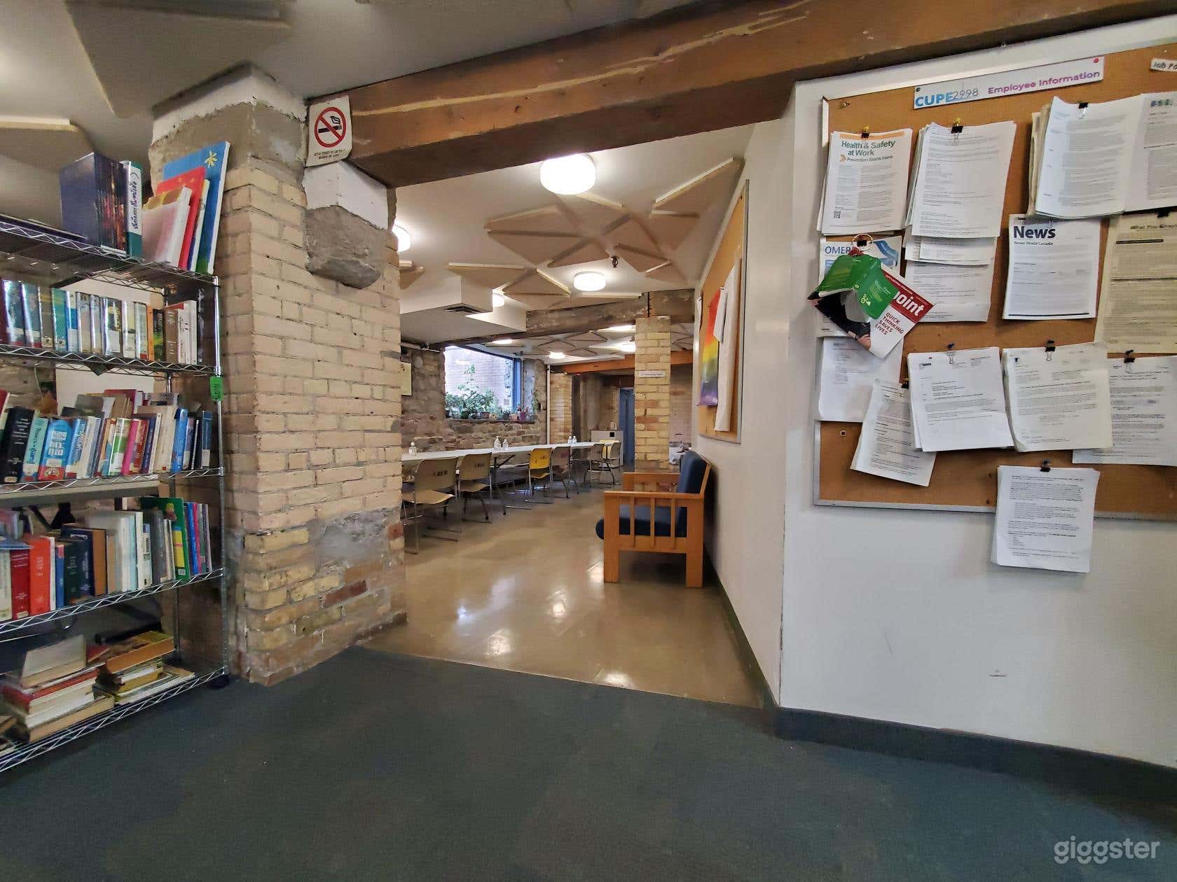 COMMUNITY ROOM Photo 4