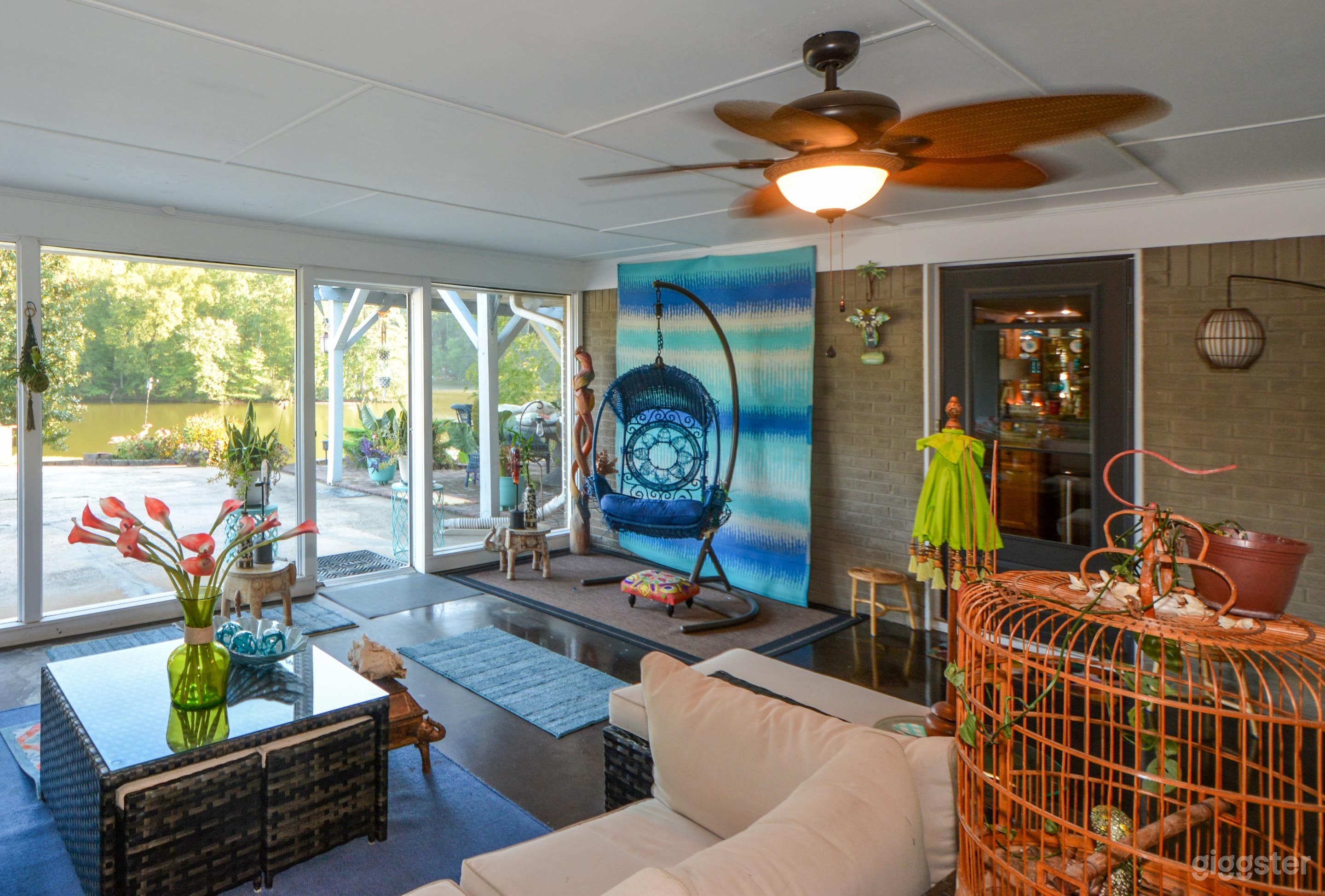 Screened in Porch with lake view-(wardrobe space)