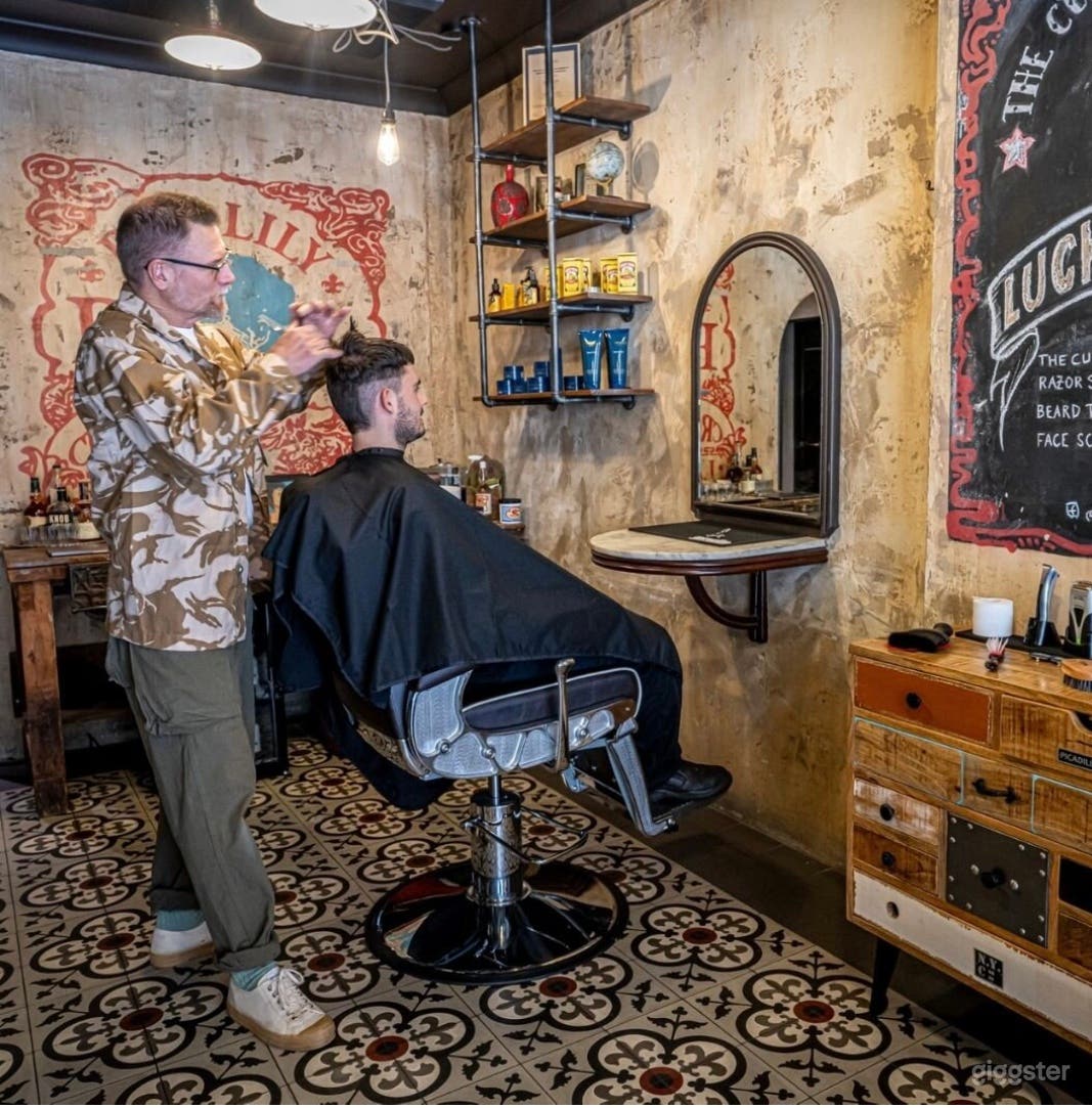 Modern Barber Shop in Darlinghurst Photo 2