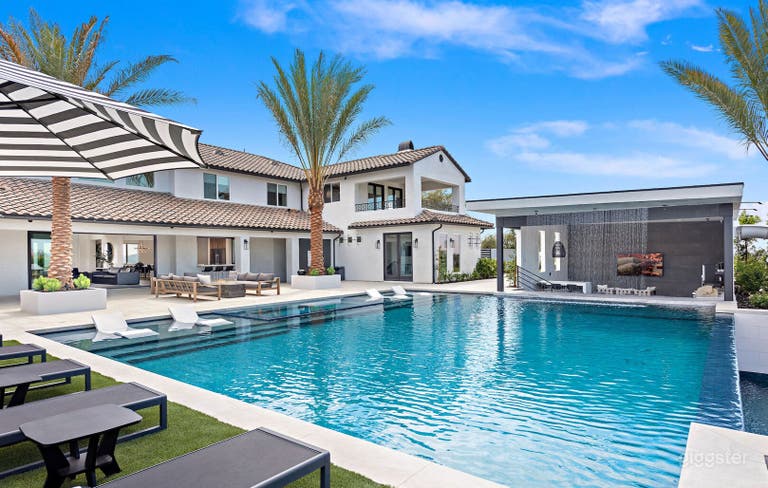  Premier Resort Outdoor Pool 