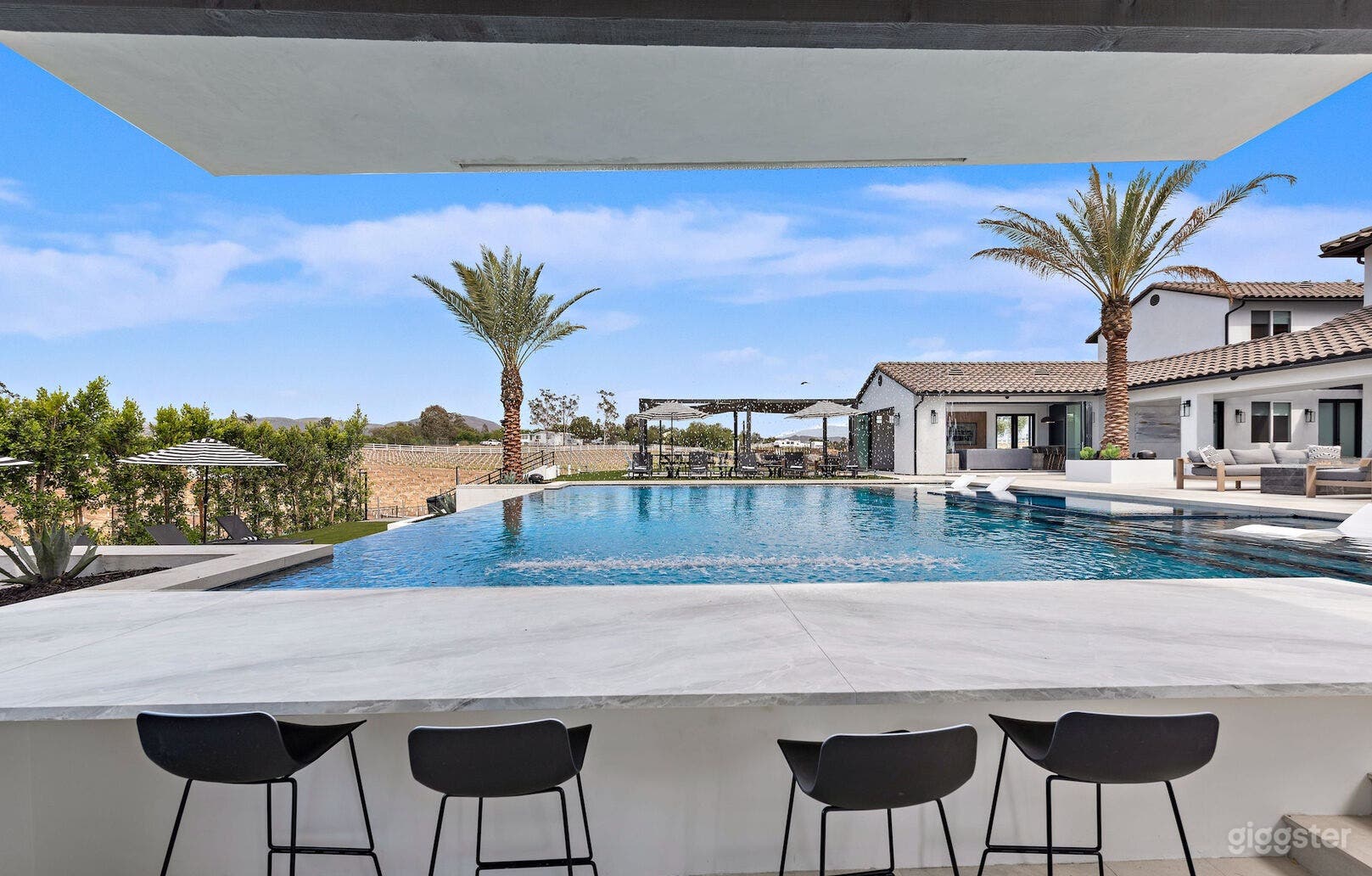 Premier Resort Outdoor Pool Photo 4