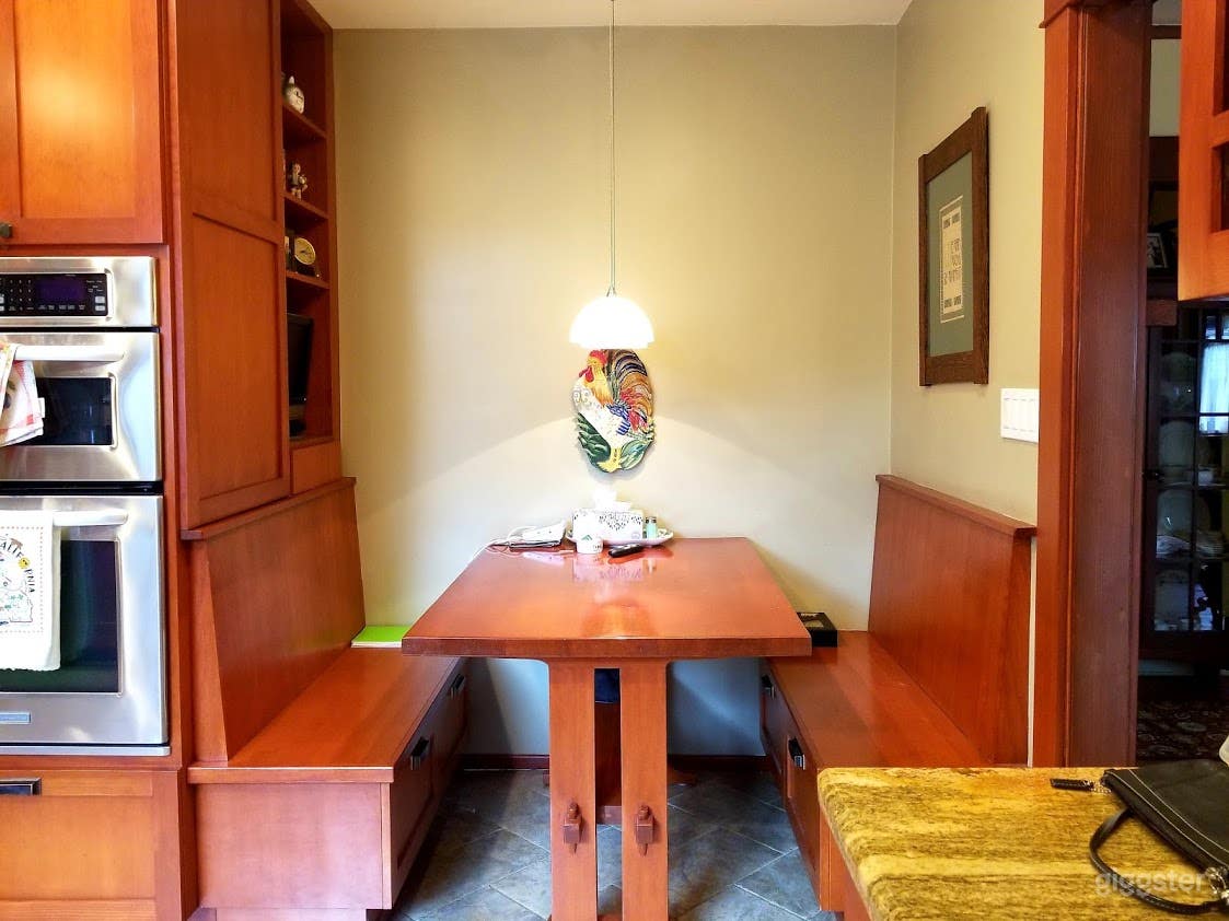 1915 Restored Craftsman Bungalow Photo 3