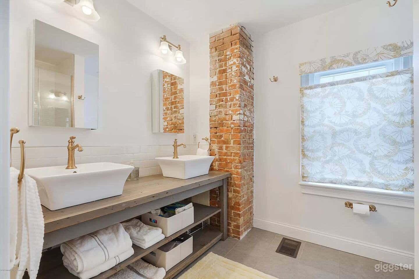 Charming victorian beach house in the heart of MB Photo 2